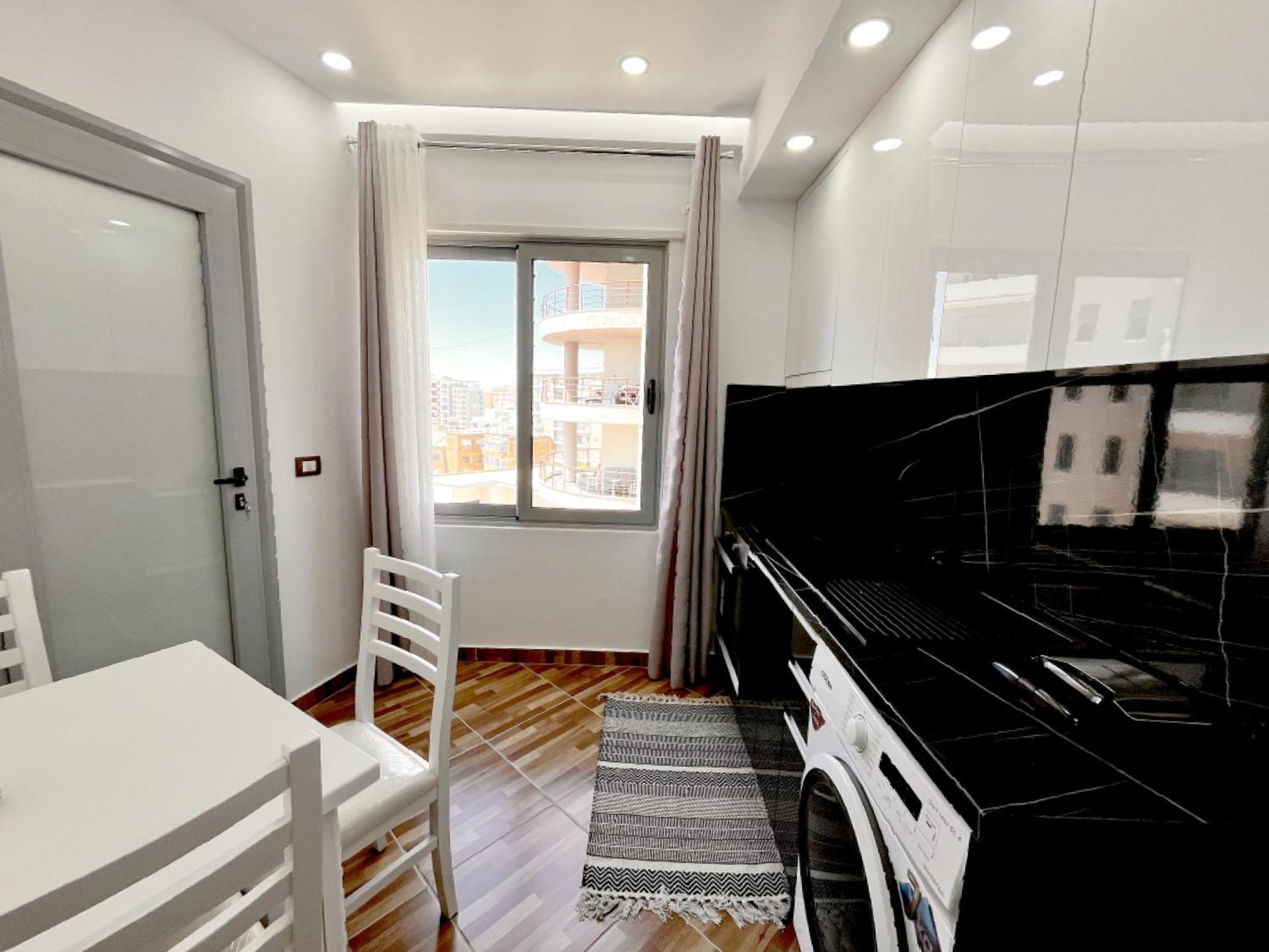 Kam Apartments In The City Center Vlorë Exterior foto